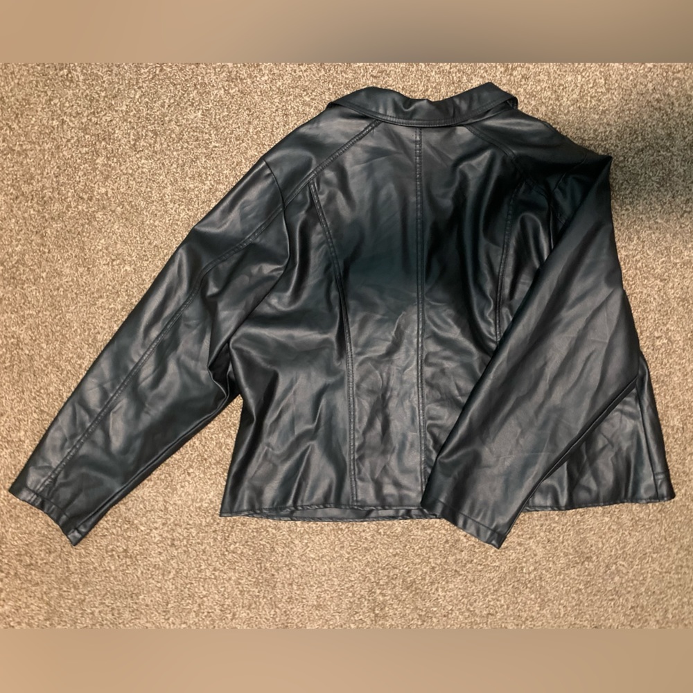 Leather jacket - Picture 4 of 7